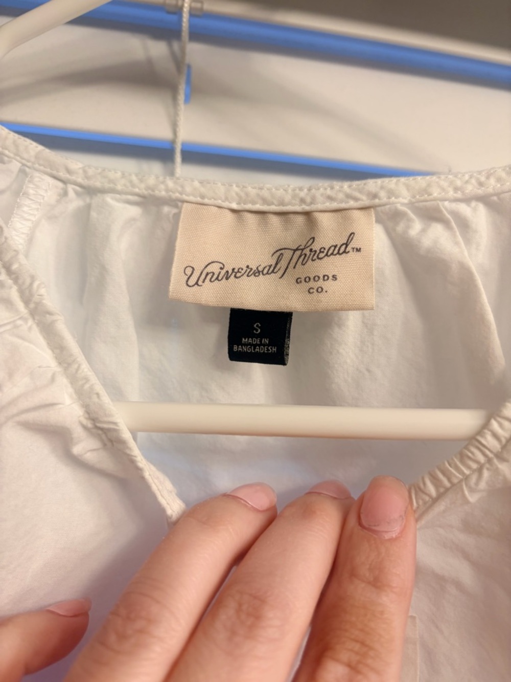 Universal Thread White Button-Front Blouse - Picture 3 of 4
